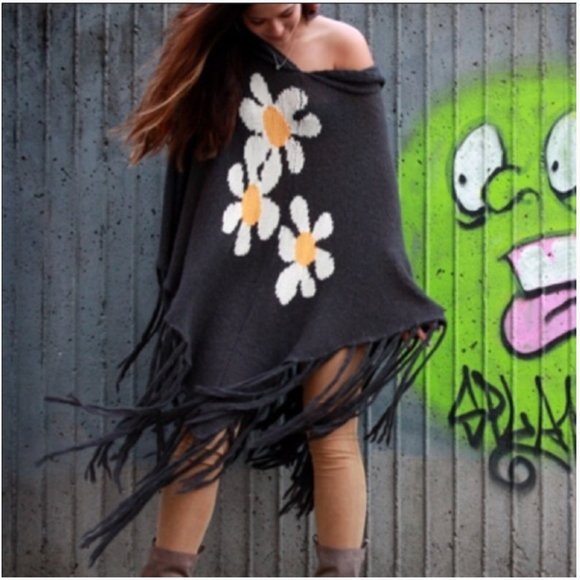 Wildfox White Label Oversized Daisy Fringed Hooded Poncho - Picture 3 of 7